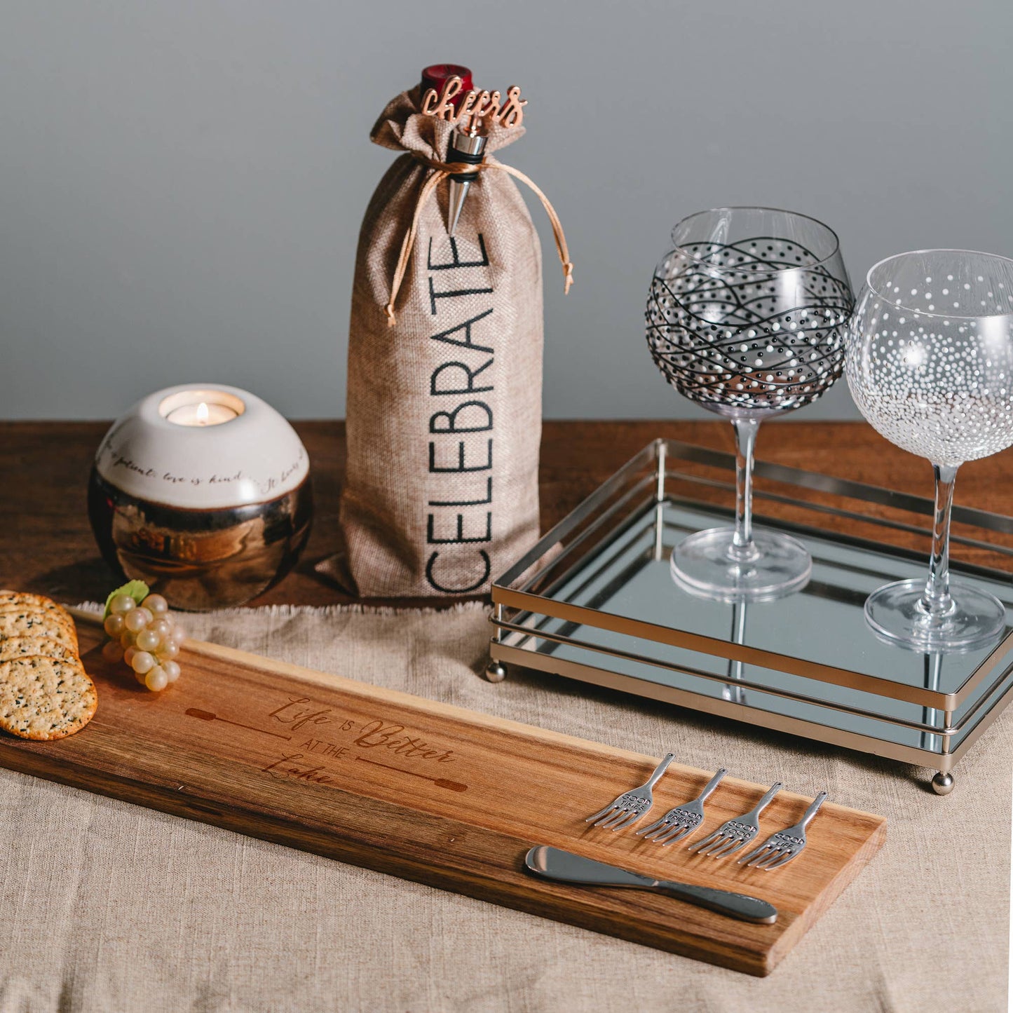"Lake”-21" Acacia Cheese/Bread Board Set