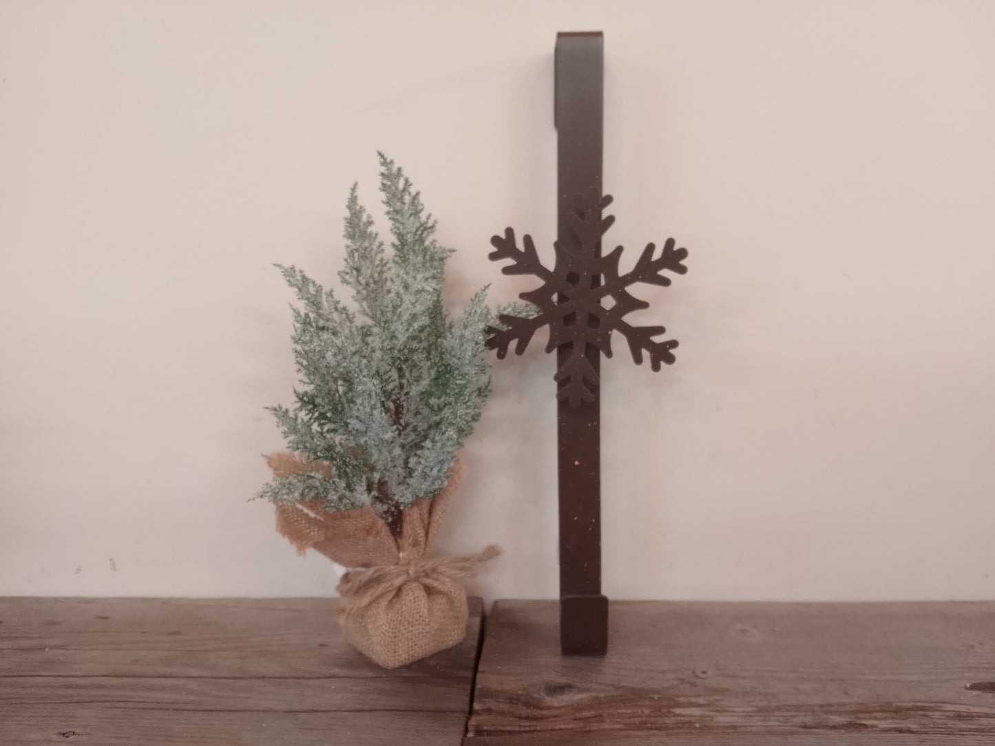 “Snowflake” Wreath Hanger 14”