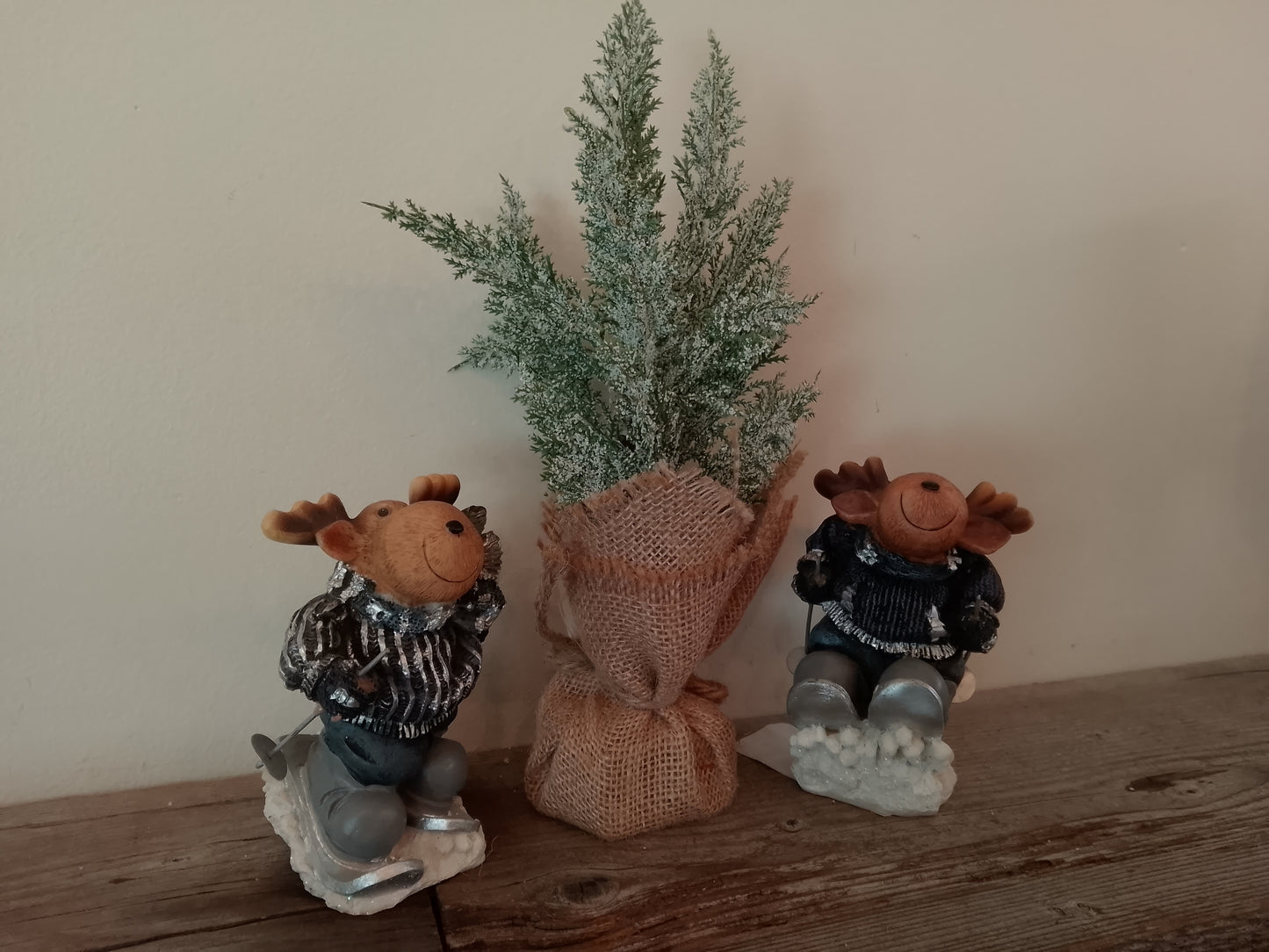 Moose Skiing Decor