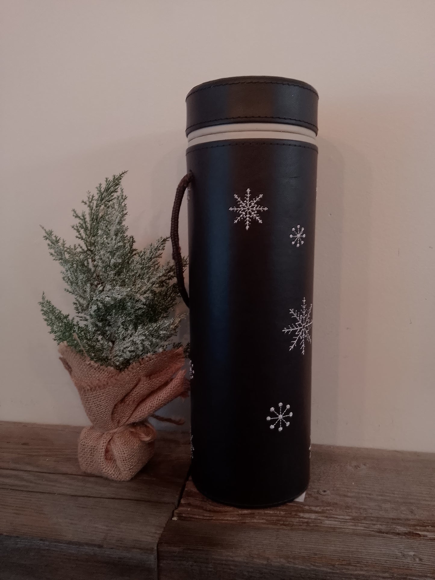 Wine Bottle Holder Black/Gold