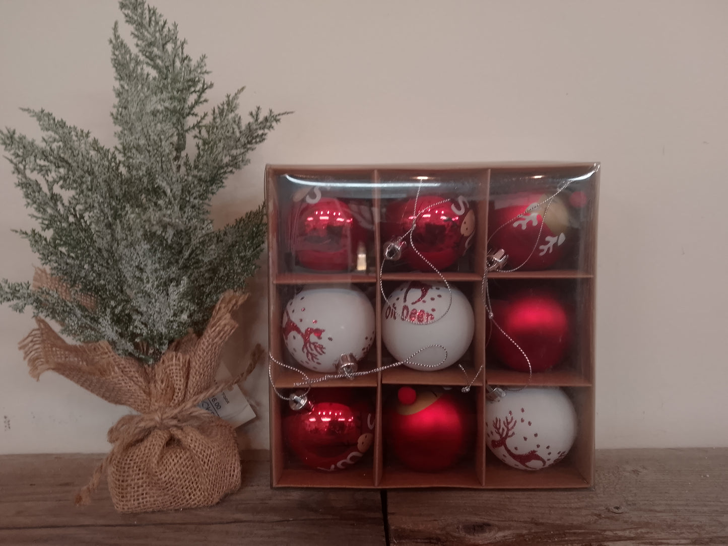 Red/White Christmas Balls
