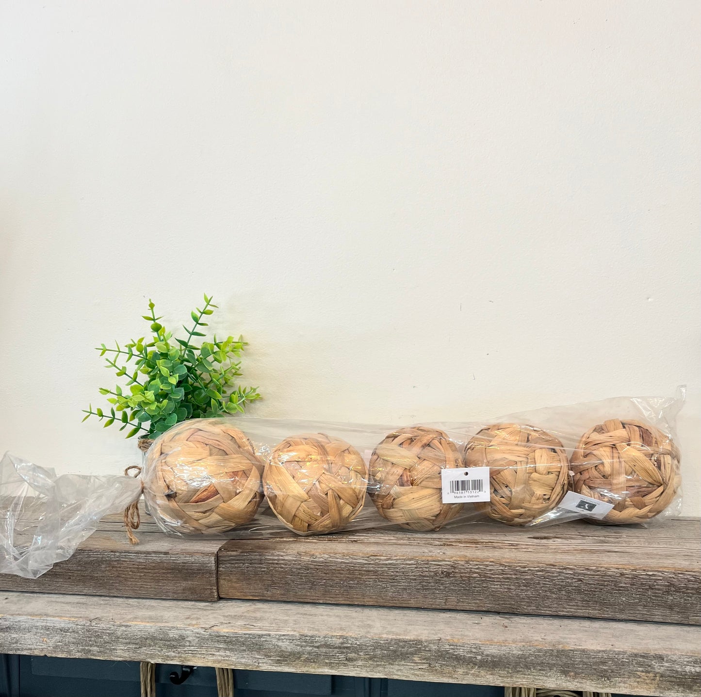 Water Hyacinths Tabletop Ball Decor Set of 5