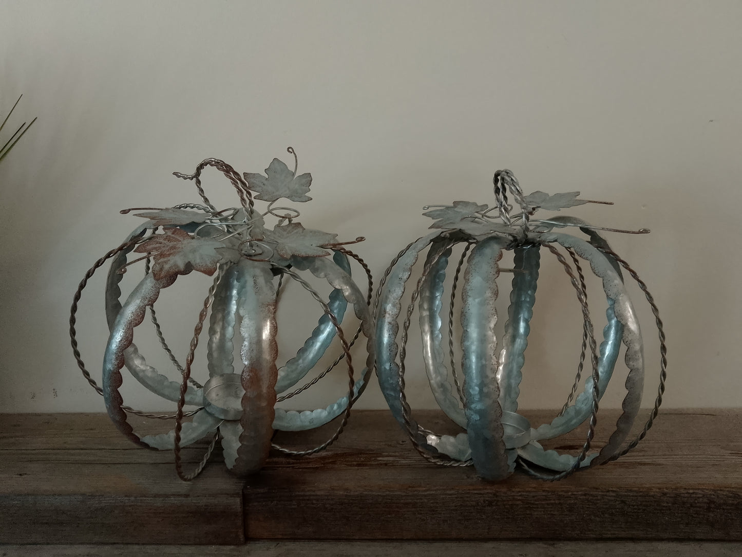 Metal Pumpkin Holder