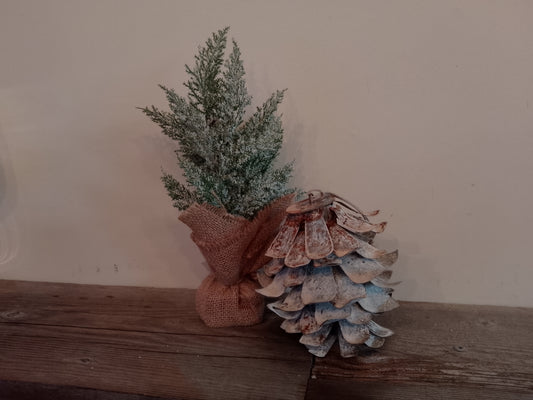 Rustic Pinecone (Metal)