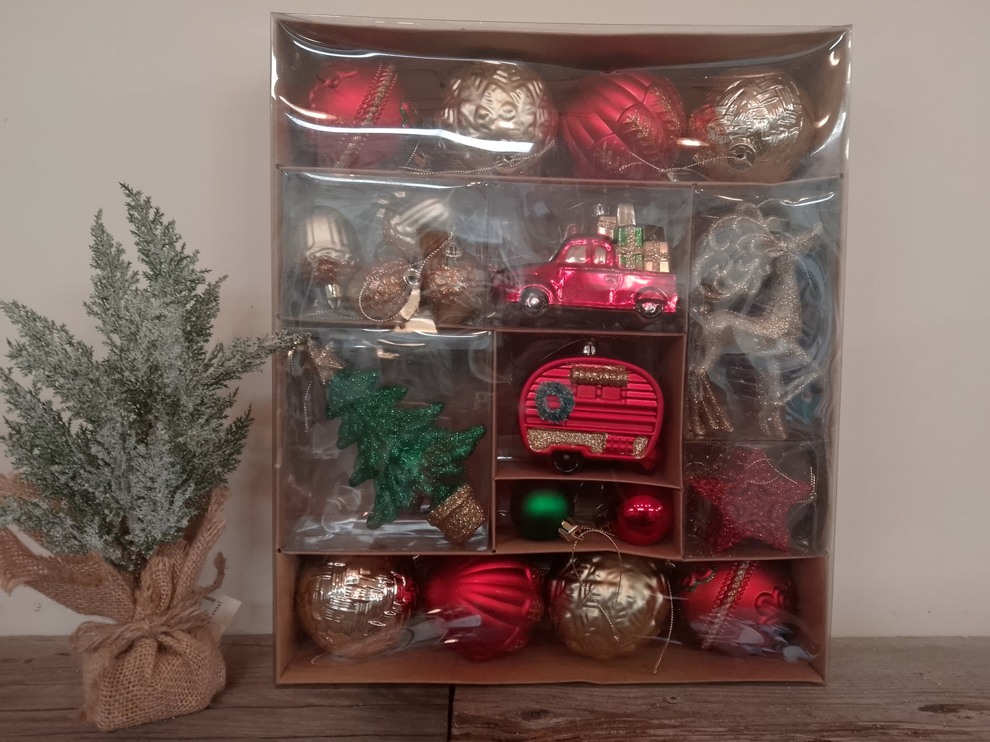 Christmas Ornaments (Red/Gold/Green)
